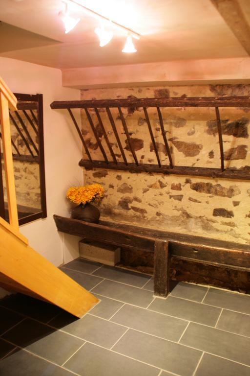 Le Petit Mas D'Ile Panzió Saint-Germain-de-Confolens Szoba fotó